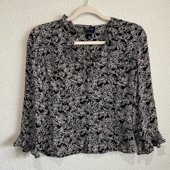 VTG Ann Taylor Womens Size 2 100% Silk Floral White Black Blouse Ruffle Preppy - Picture 1 of 10